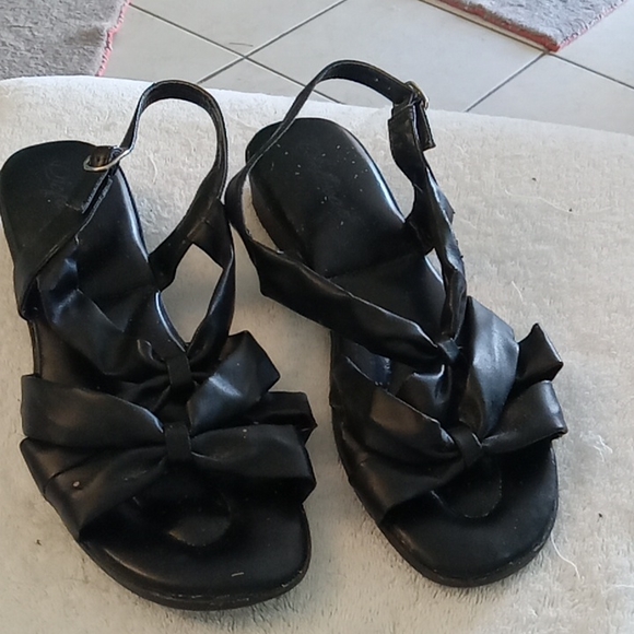 Sofwear Shoes - Black sandals
